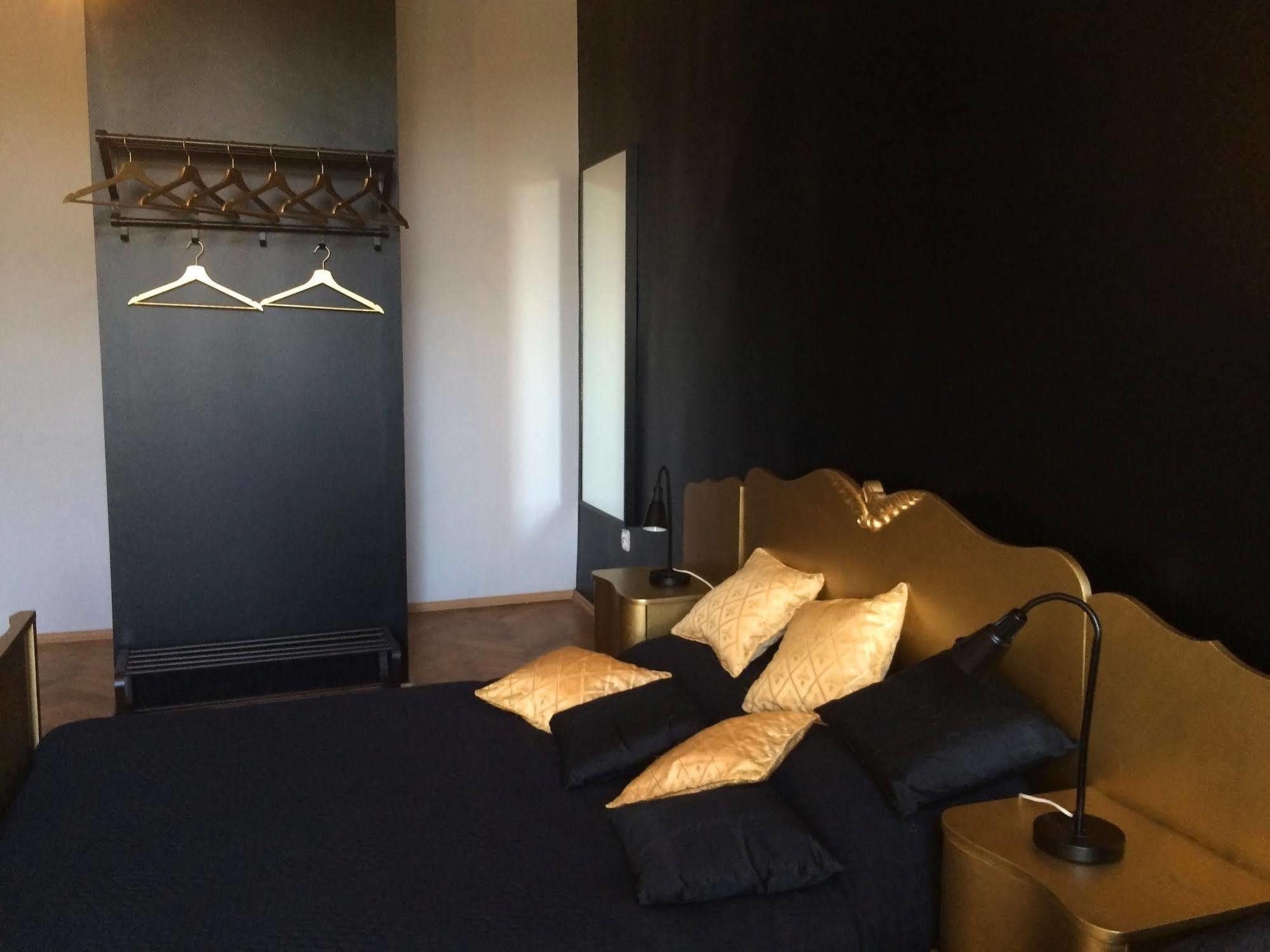 Boutique Apartments - City Center - The Main Market Square Krakow Bagian luar foto