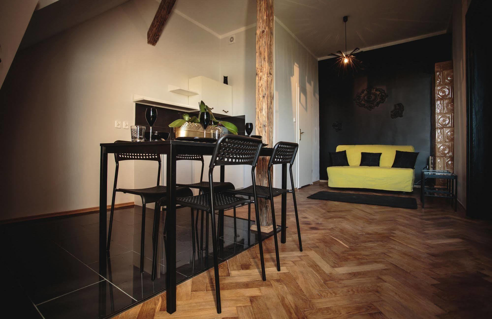 Boutique Apartments - City Center - The Main Market Square Krakow Bagian luar foto